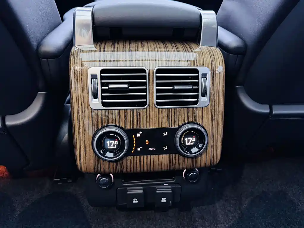 Land Rover Range Rover — миниатюра 13