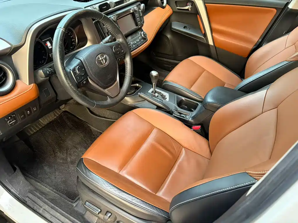 Toyota RAV4 — миниатюра 4