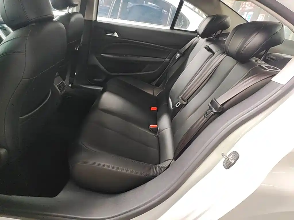Peugeot 408 — миниатюра 17
