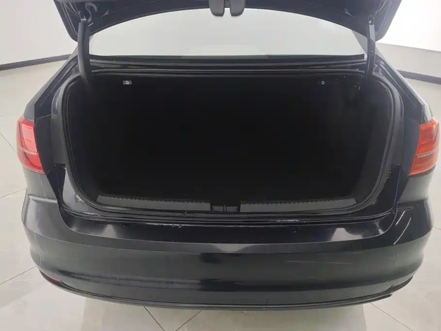 Volkswagen Sagitar — миниатюра 4