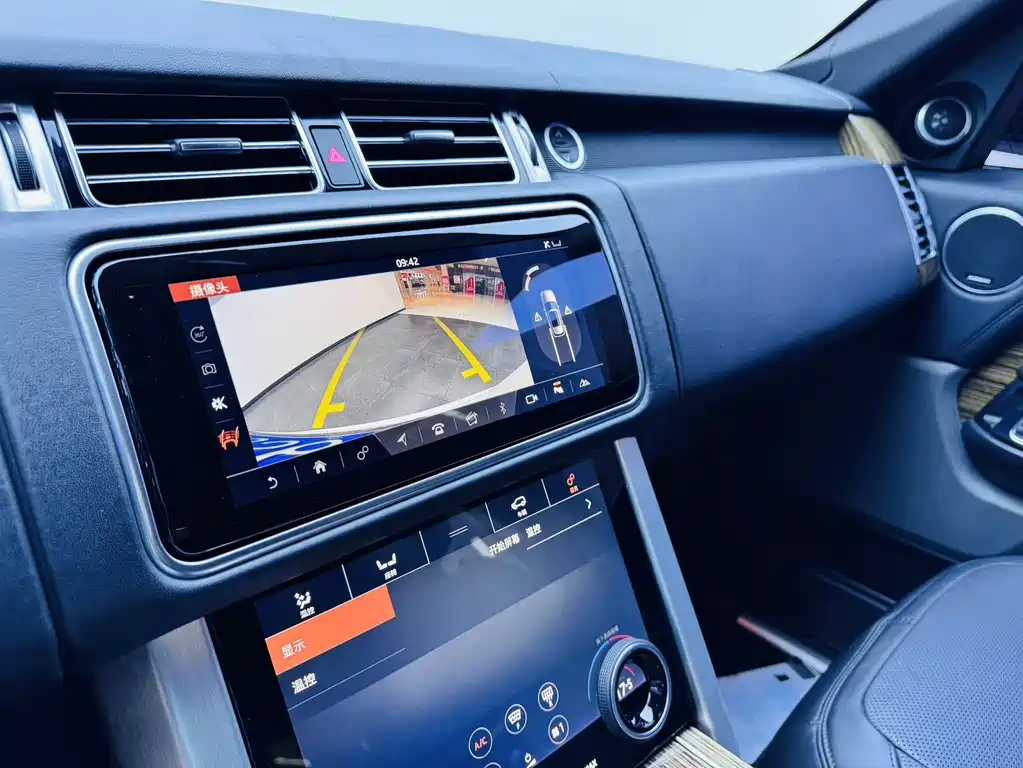Land Rover Range Rover — миниатюра 17