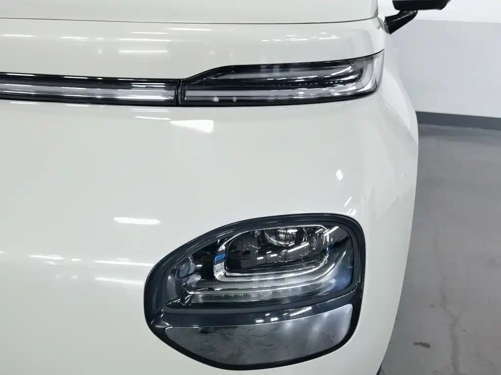 Baojun Yunduo — миниатюра 7