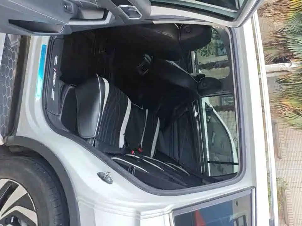 Volkswagen Tiguan L — миниатюра 6