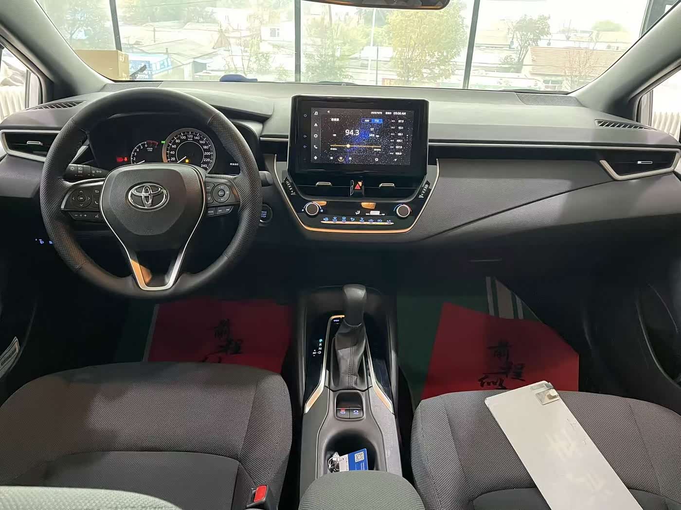 Toyota Levin 1.2 л 2023 г. Белый, пробег 12800 км
