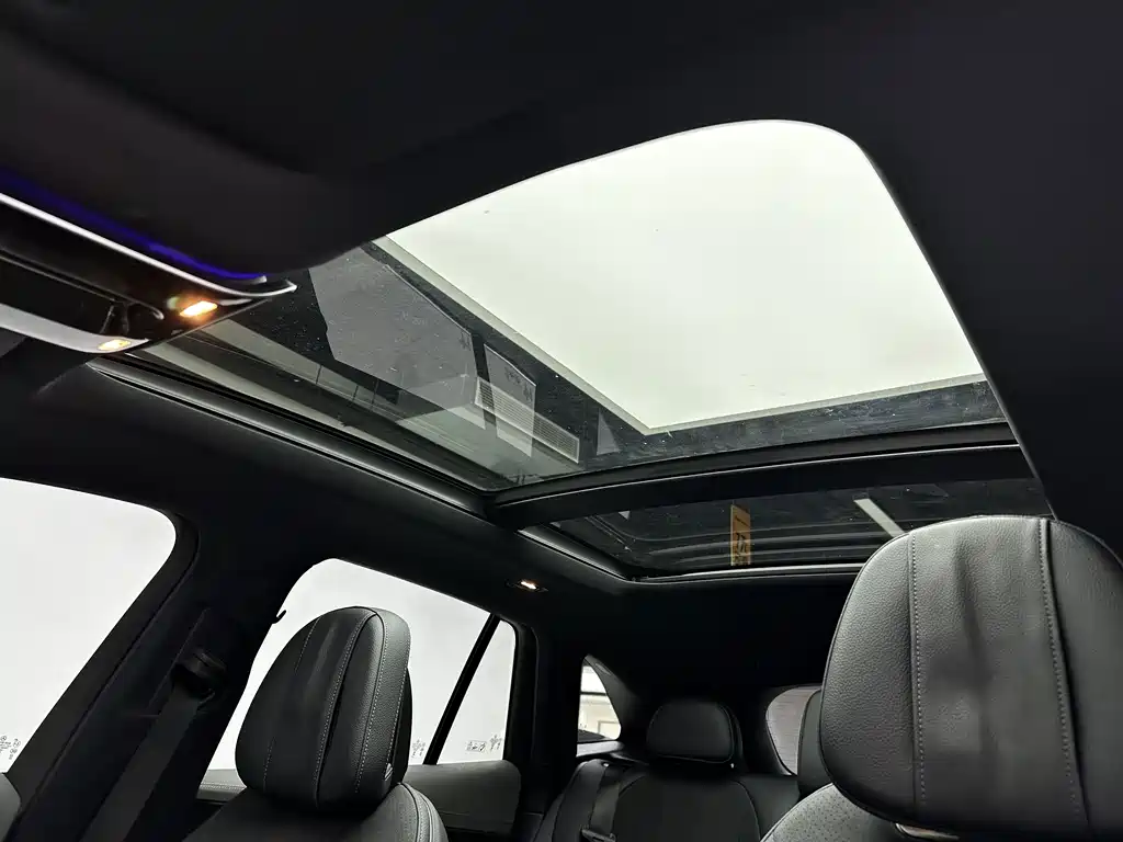Mercedes-Benz EQE SUV — миниатюра 17