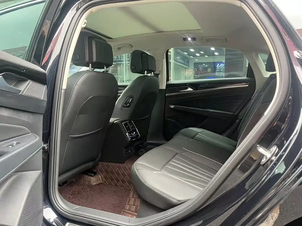 Volkswagen Passat — миниатюра 8