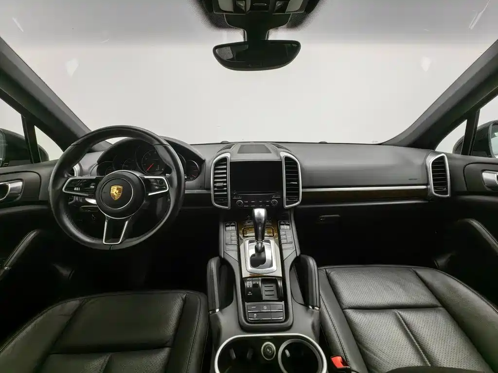 Porsche Cayenne — миниатюра 24