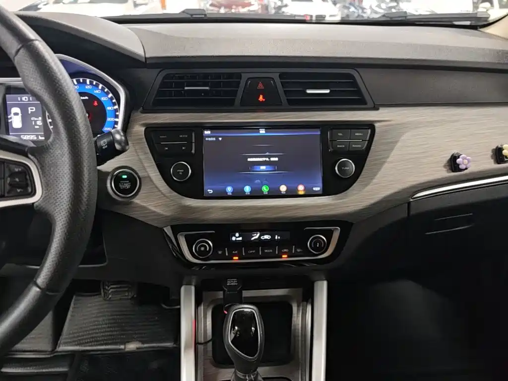 Geely Vision X3 — миниатюра 13