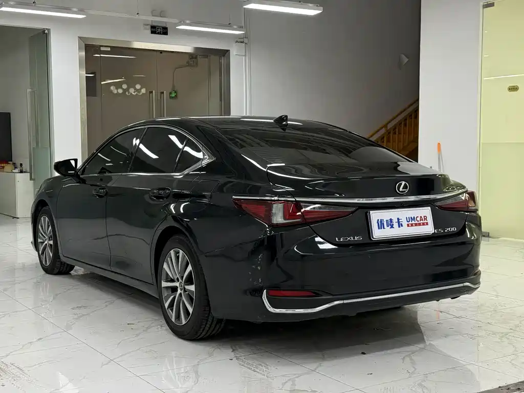 Lexus ES — миниатюра 4