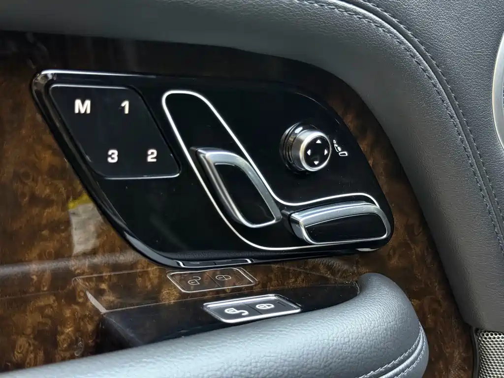 Land Rover Range Rover — миниатюра 13