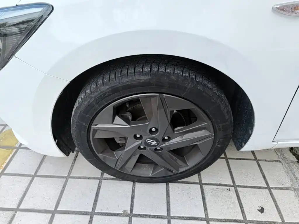 Hyundai Elantra — миниатюра 23