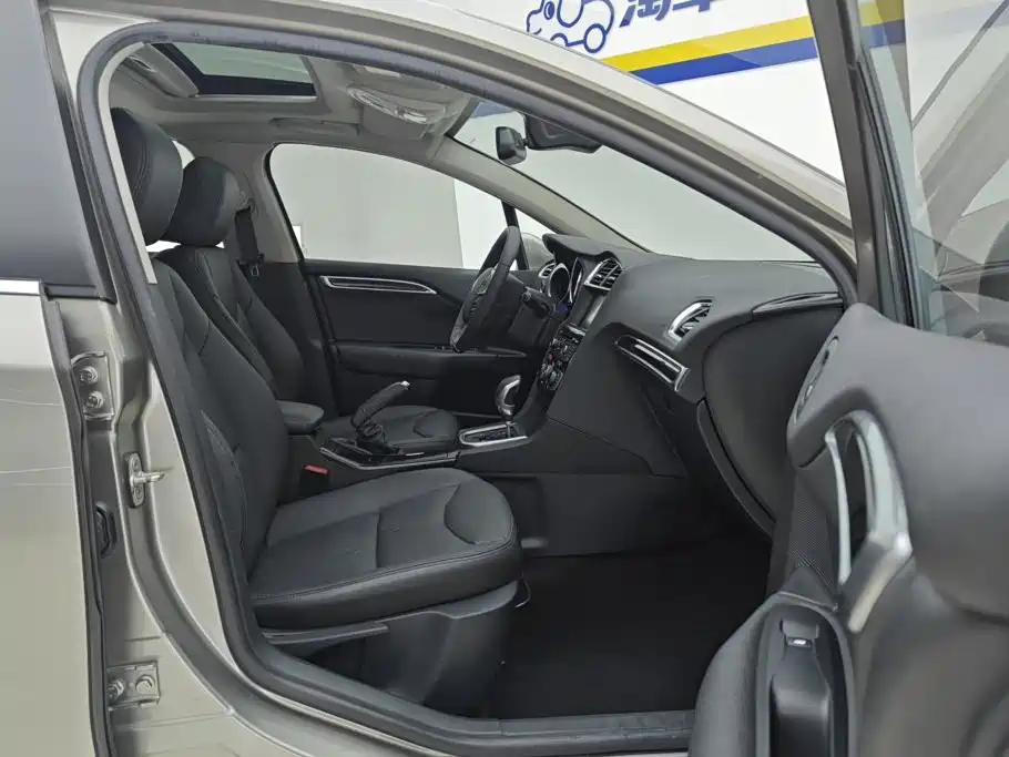 Citroen C4L — миниатюра 8