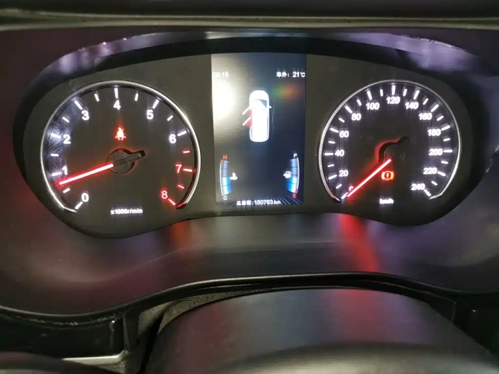 BYD MAX — миниатюра 12