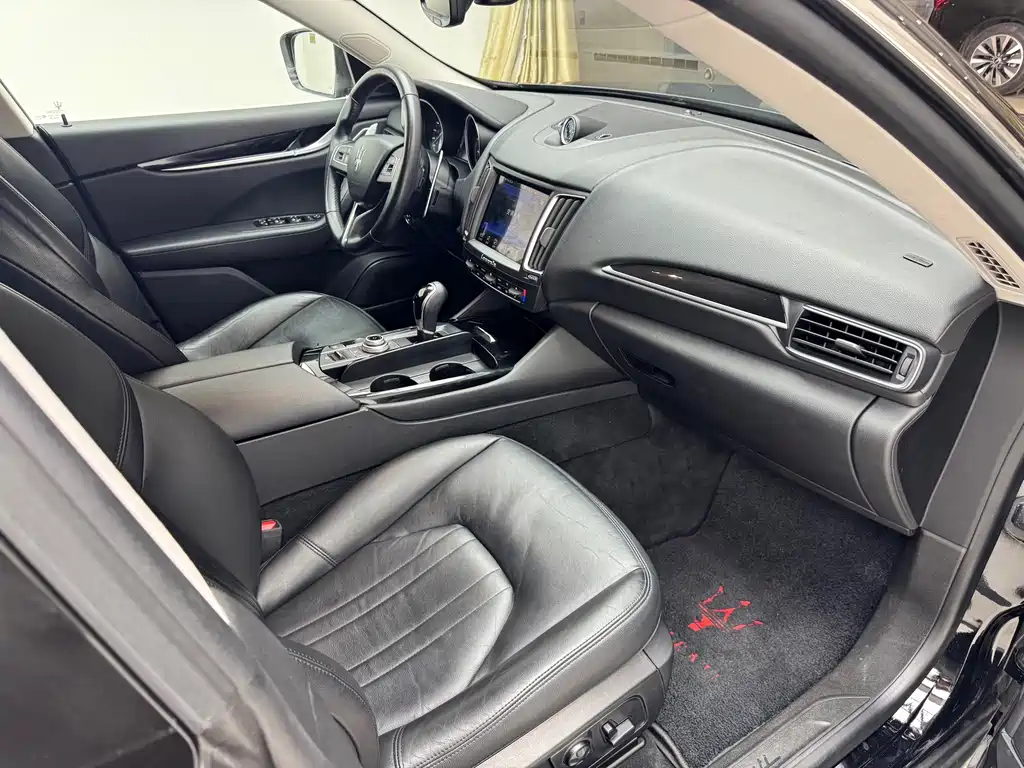Maserati Levante — миниатюра 6