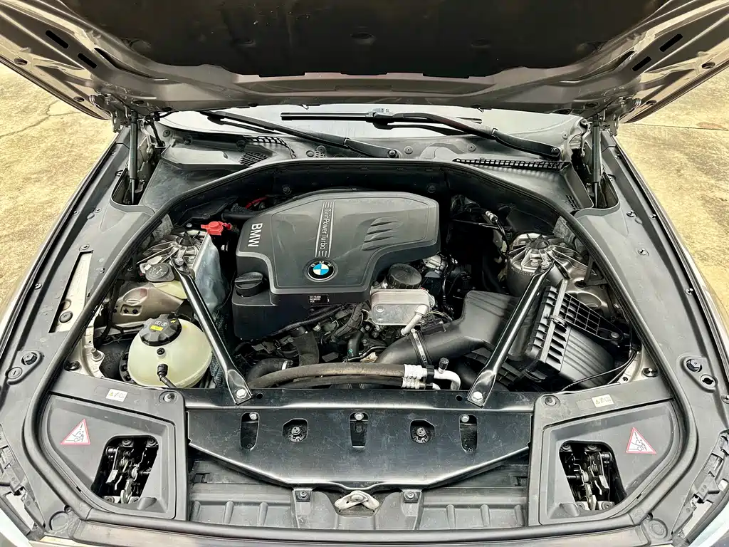 BMW 5 Series — миниатюра 21