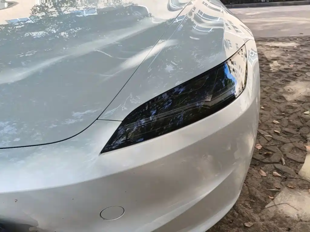 Tesla Model 3 — миниатюра 18