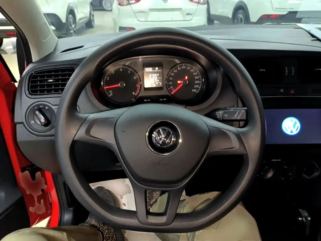 Volkswagen Polo — миниатюра 11