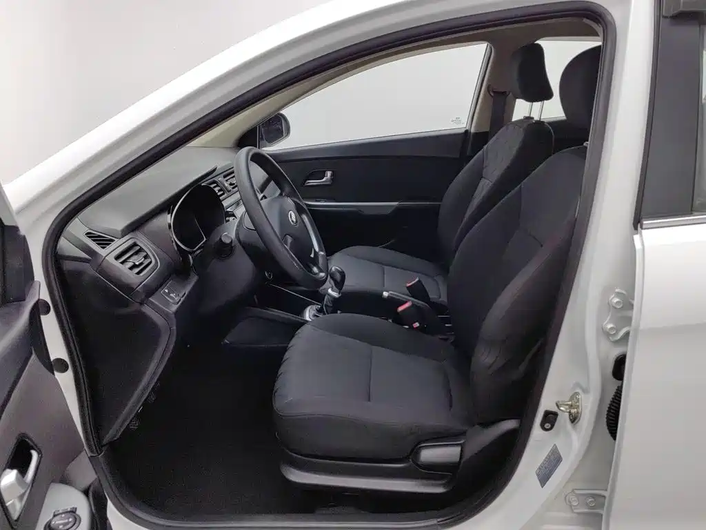 Kia K2 — миниатюра 10