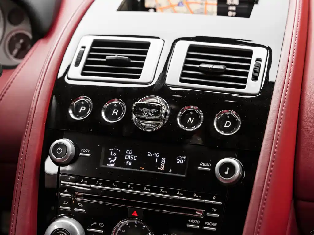 Aston Martin Rapide — миниатюра 13