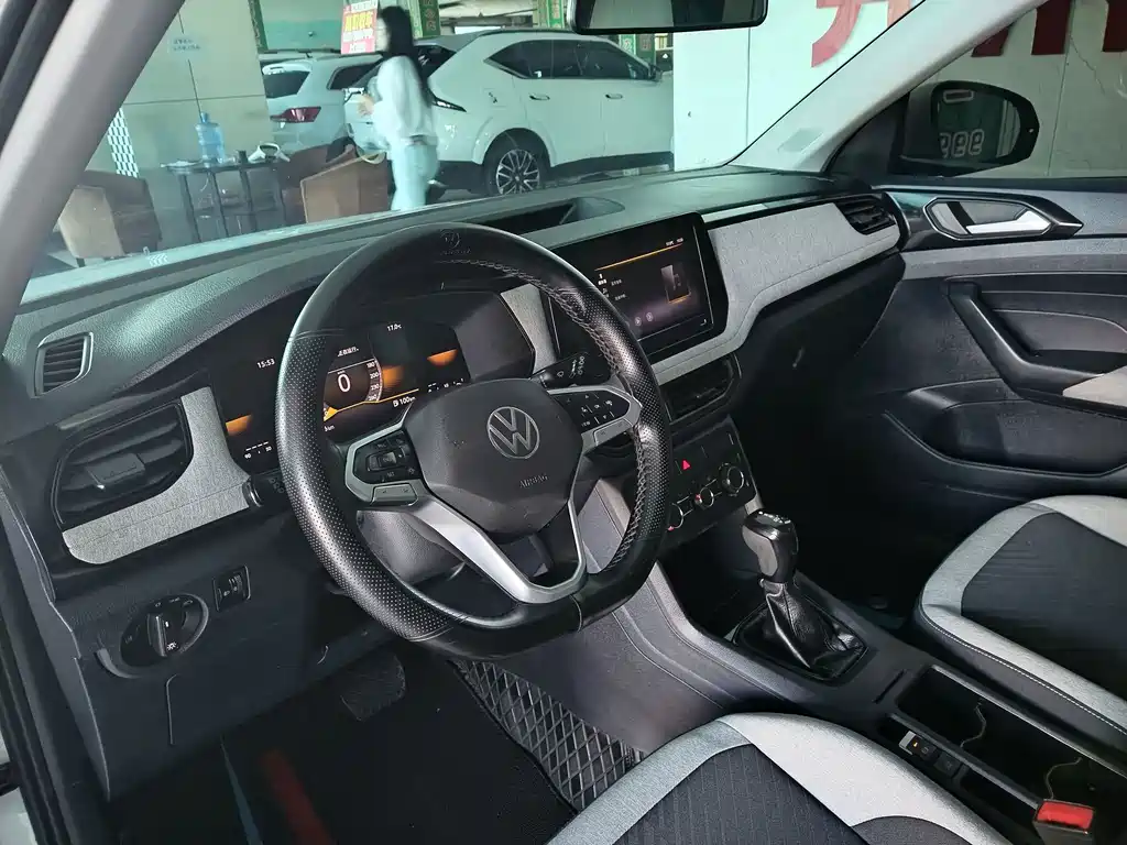 Volkswagen Tharu — миниатюра 5