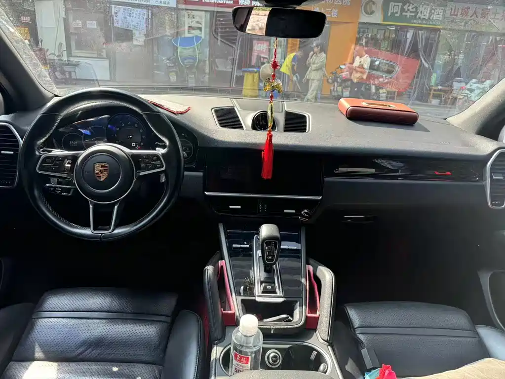 Porsche Cayenne — миниатюра 2