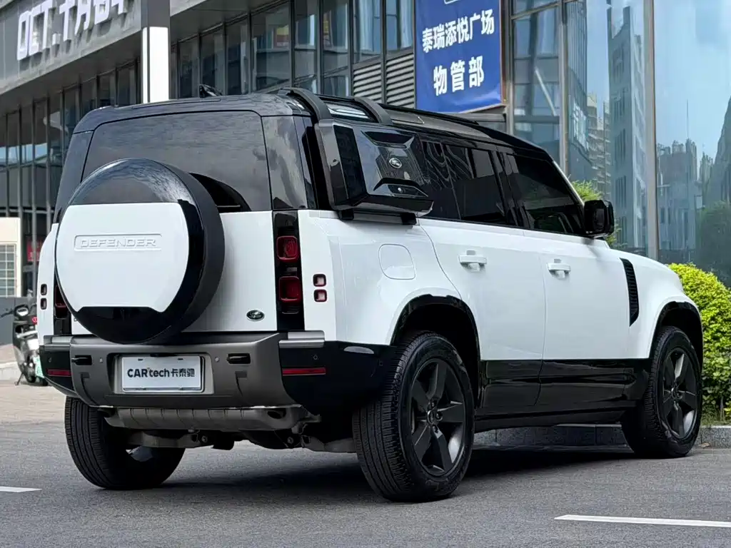 Land Rover Defender — миниатюра 3