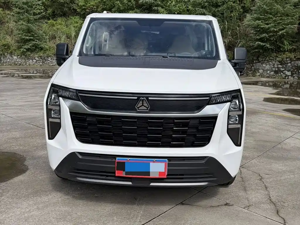 Sinotruk Vangard V — миниатюра 2