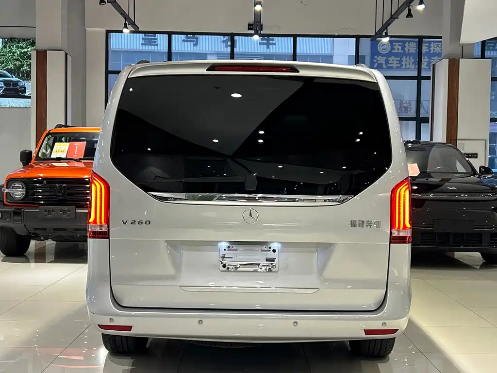 Mercedes-Benz V-Class — миниатюра 27