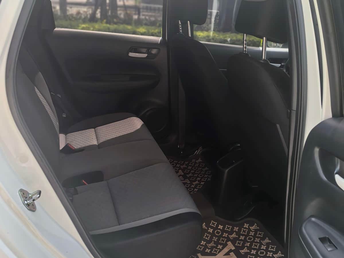 Honda Fit 1.5 л 2023 г. Белый, пробег 20000 км