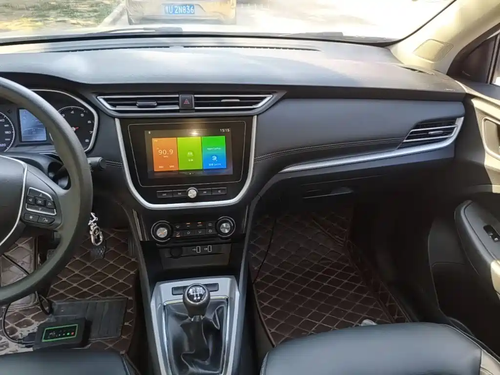 Roewe RX3 — миниатюра 13