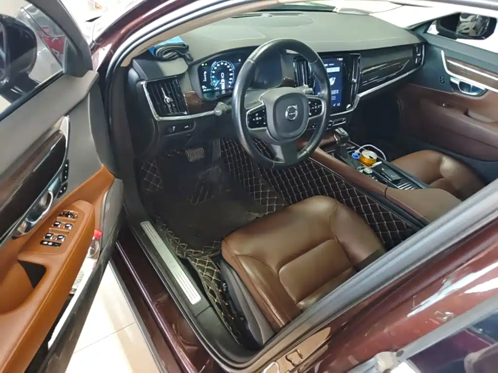 Volvo S90 — миниатюра 16