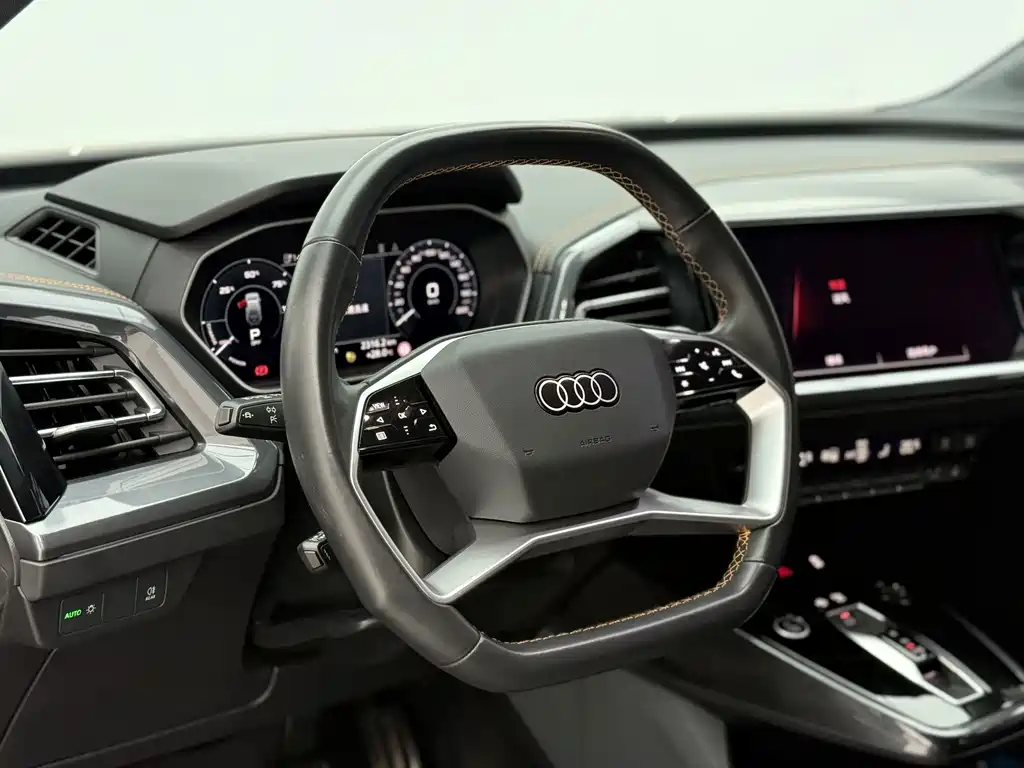 Audi Q4 e-tron — миниатюра 12