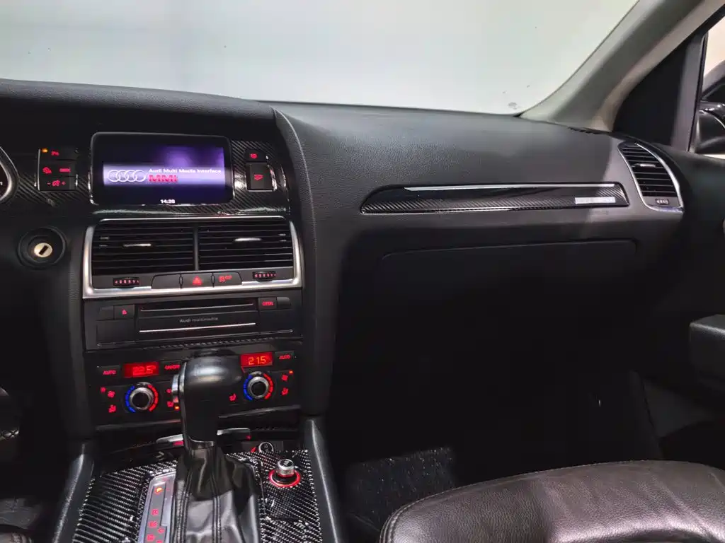 Audi Q7 — миниатюра 11