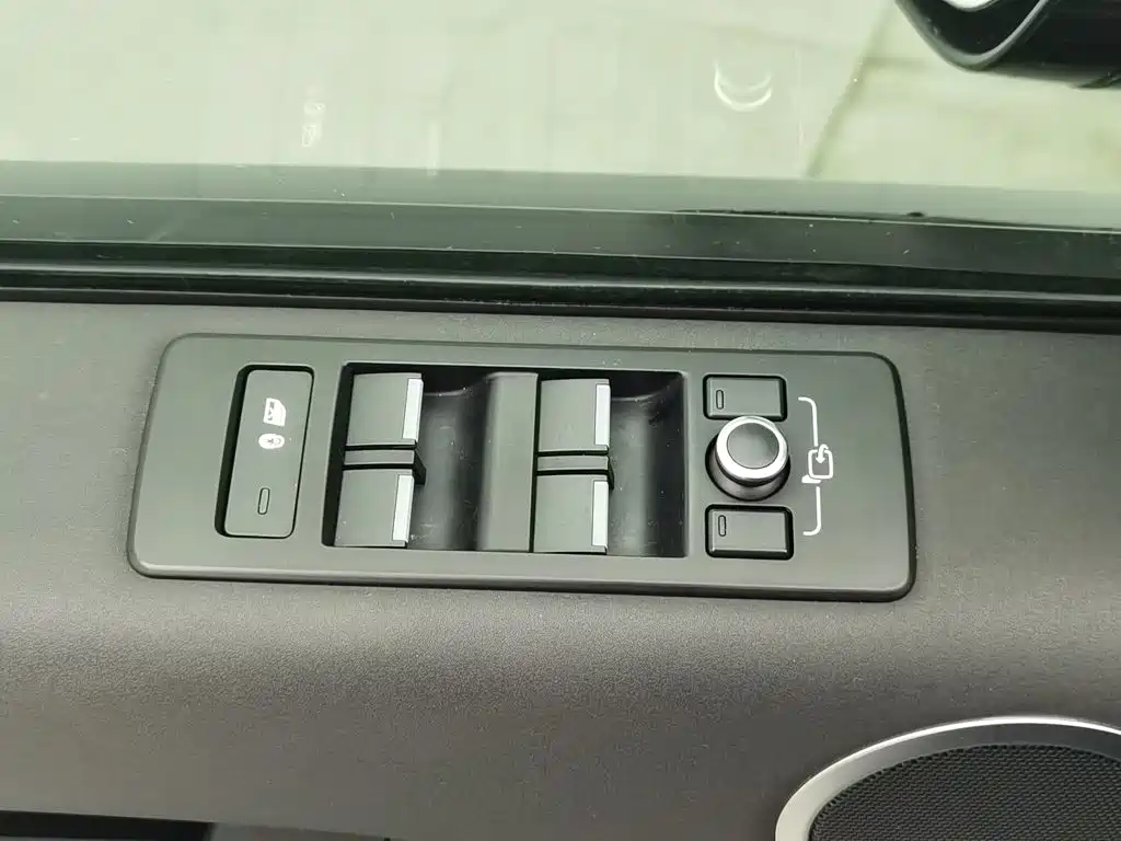 Land Rover Discovery — миниатюра 9