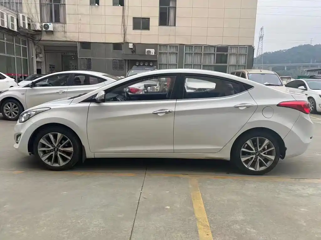 Hyundai Elantra Langdong — миниатюра 4