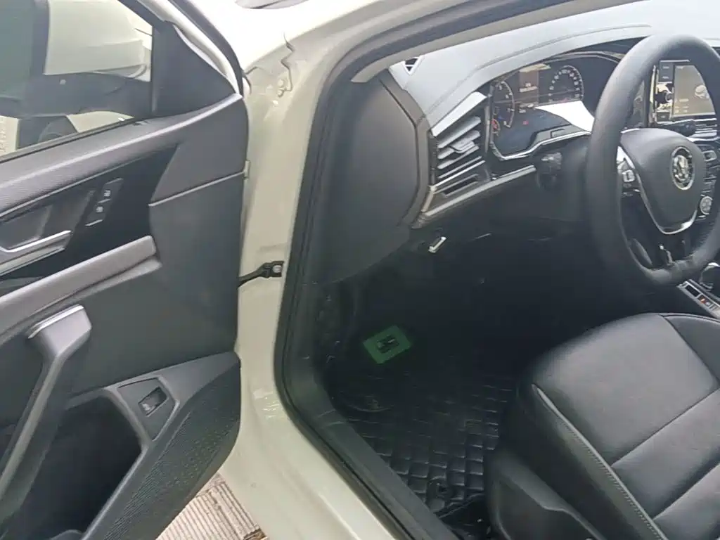 Volkswagen Sagitar — миниатюра 16