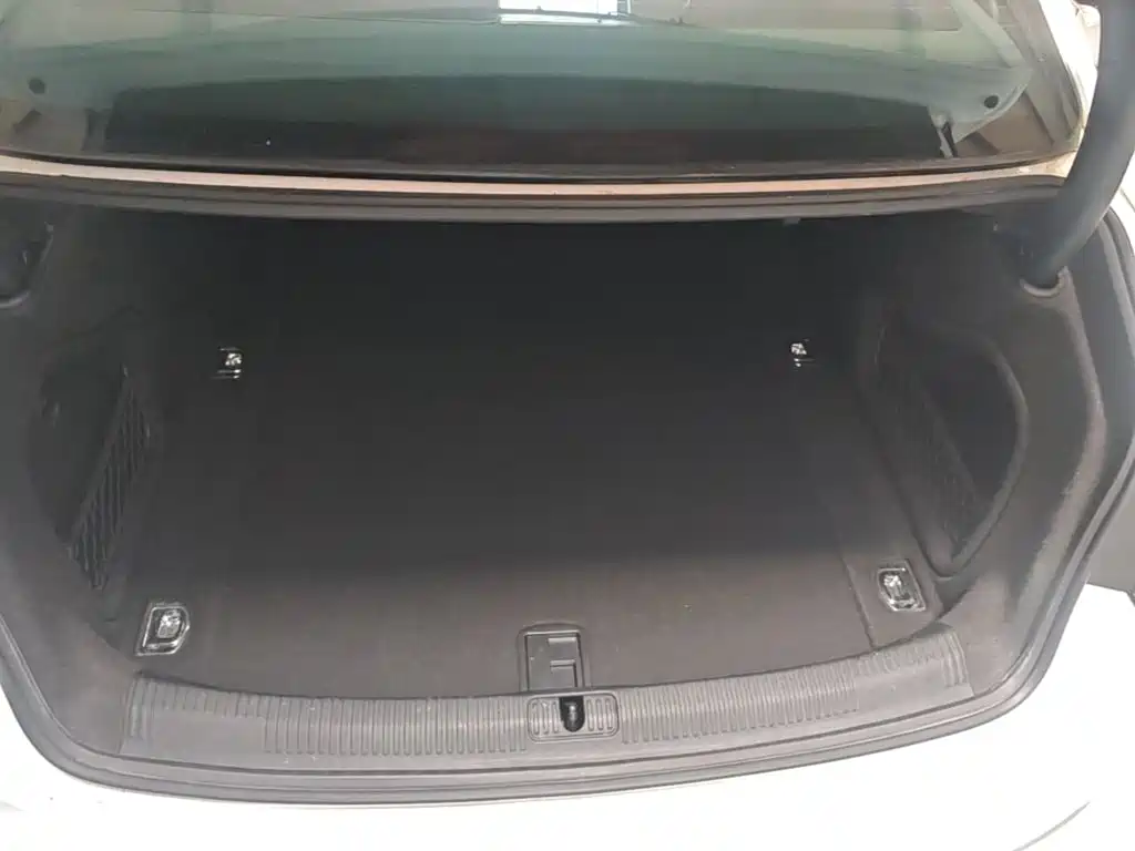 Audi A4L — миниатюра 19