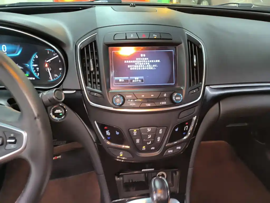 Buick Regal — миниатюра 13