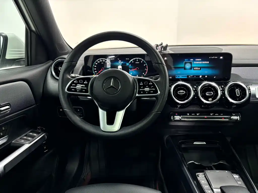 Mercedes-Benz GLB — миниатюра 18