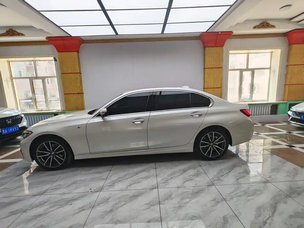 BMW 3 Series 3 2022 325i M Sport