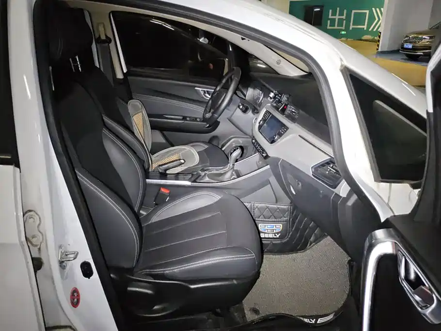 Geely Vision X3 — миниатюра 8