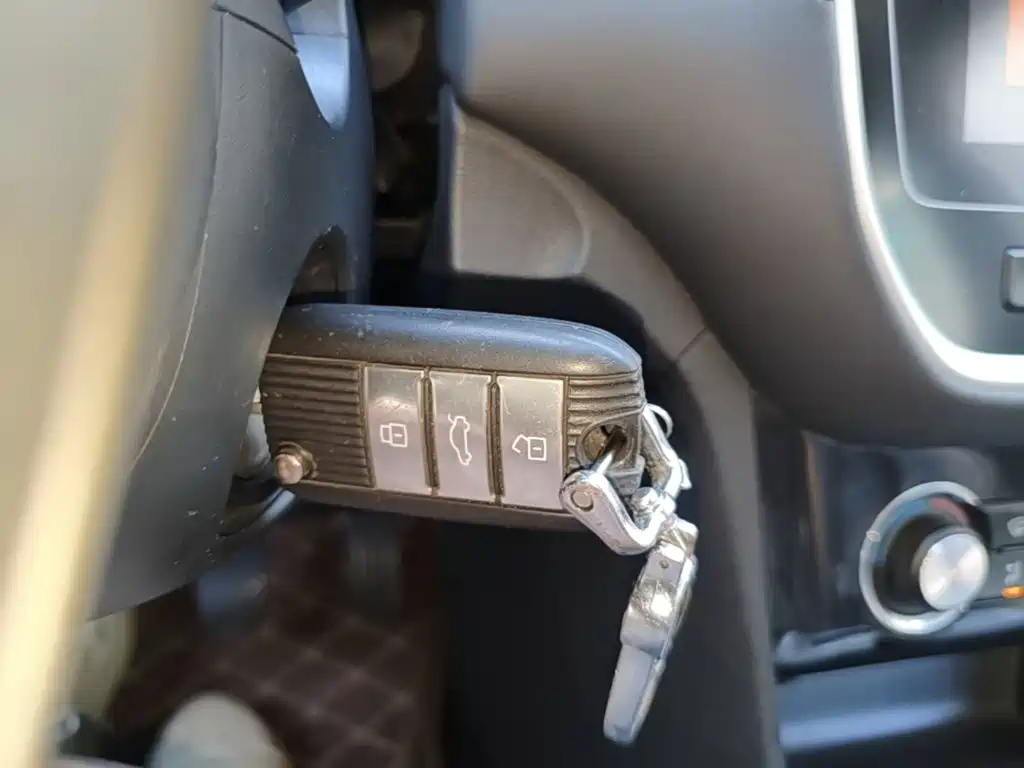 Roewe RX3 — миниатюра 9