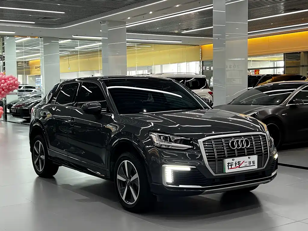 Audi Q2L e-tron — миниатюра 3