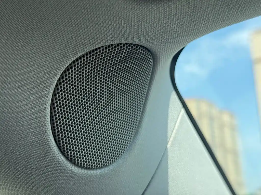Tesla Model Y — миниатюра 31