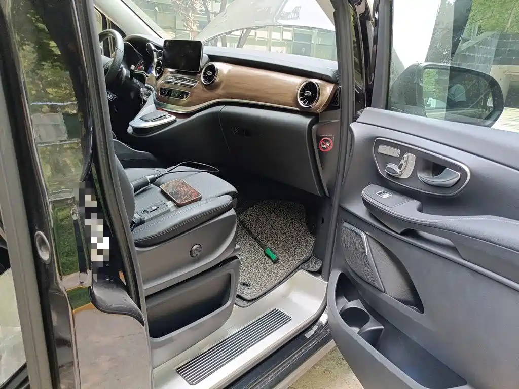 Mercedes-Benz V-Class — миниатюра 20