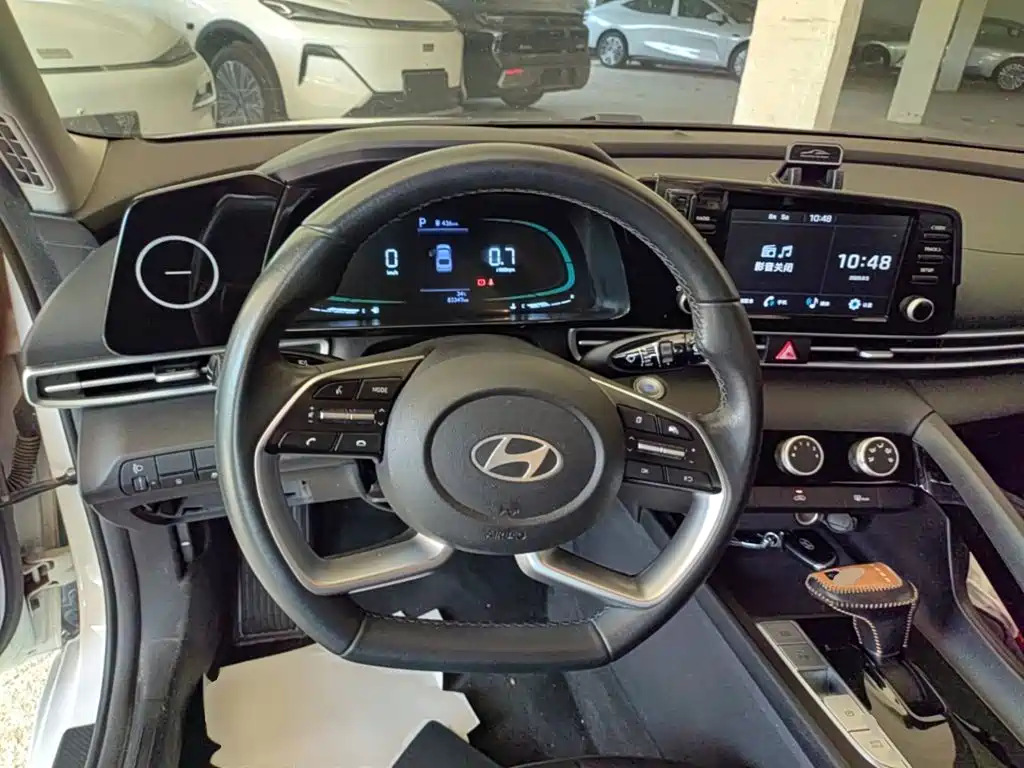 Hyundai Elantra — миниатюра 11