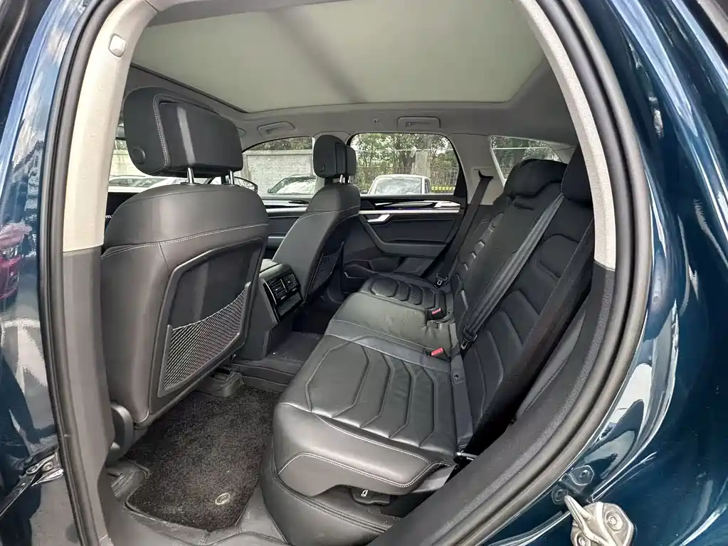 Volkswagen Touareg — миниатюра 4