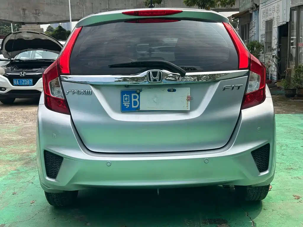 Honda Fit — миниатюра 6