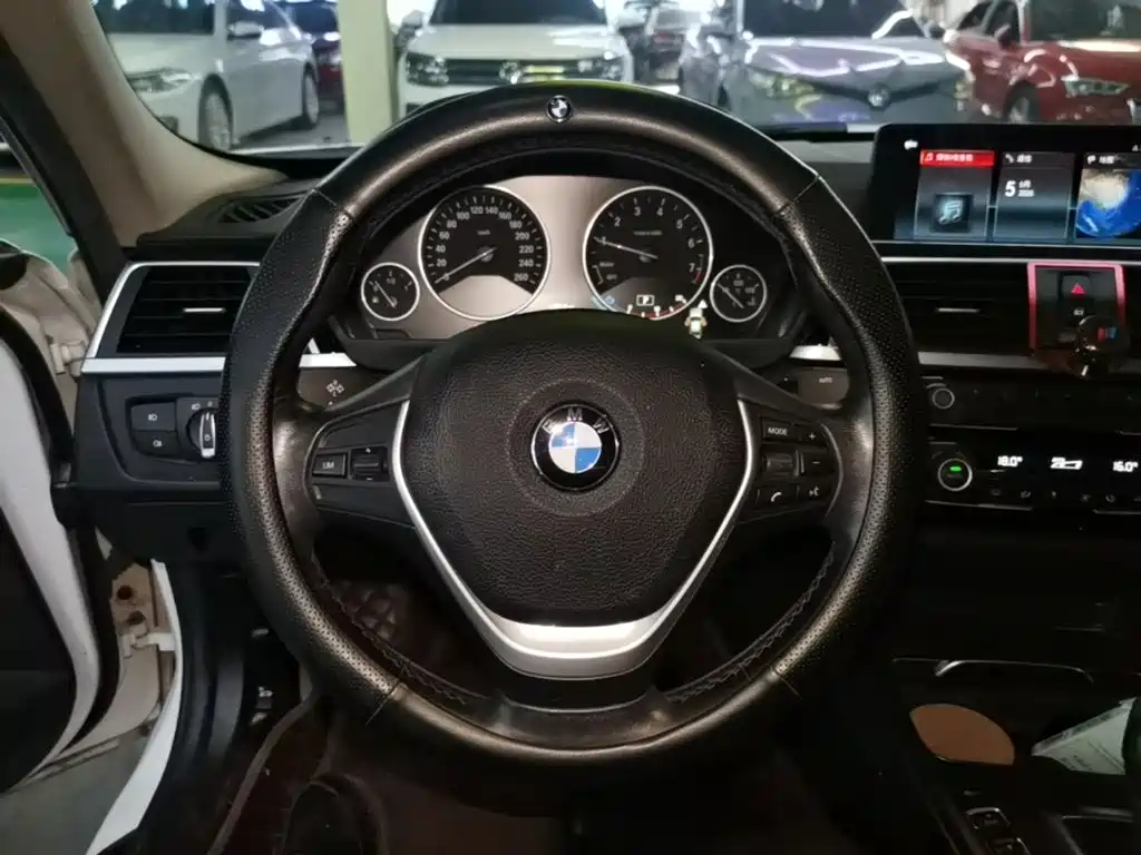 BMW 3 Series — миниатюра 11