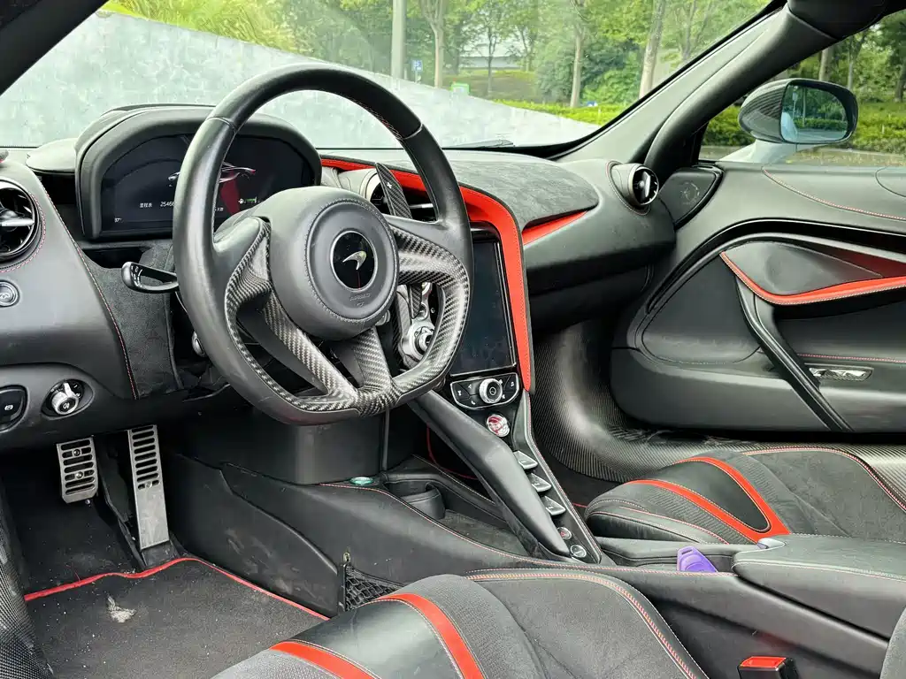 McLaren 720S — миниатюра 11